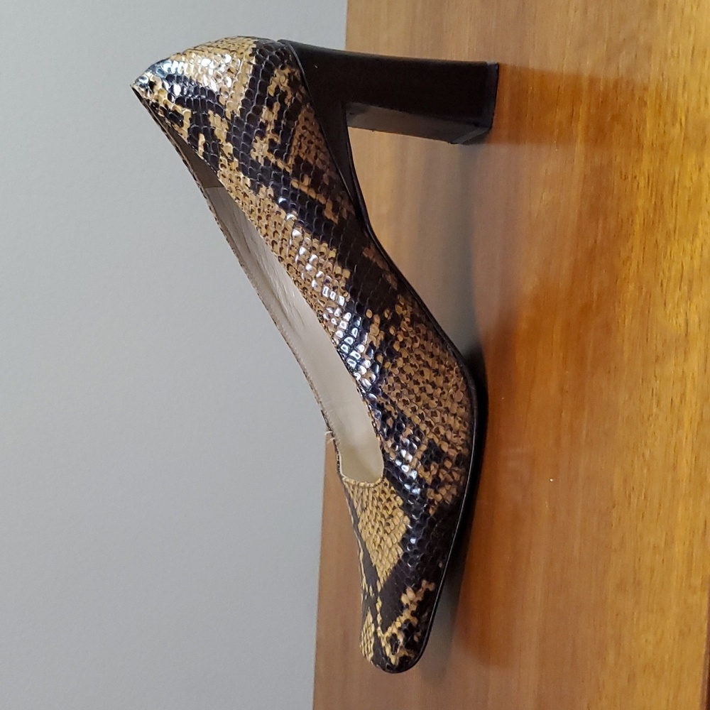 Via Spiga snakeskin pumps 6.5 - Picture 3 of 9
